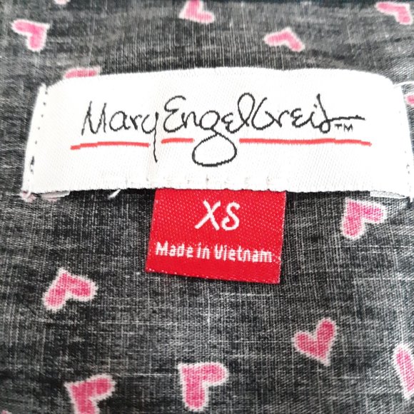 Mary Engelbreit™ Hearts and Flowers Scrub Top - Picture 8 of 9